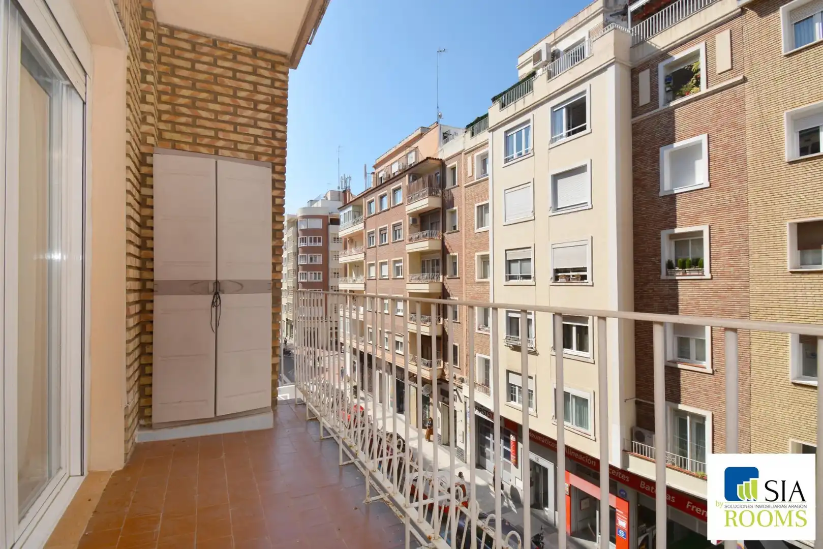Vista exterior de Piso para compartir en Zaragoza con Calefacción, Terraza y Amueblado