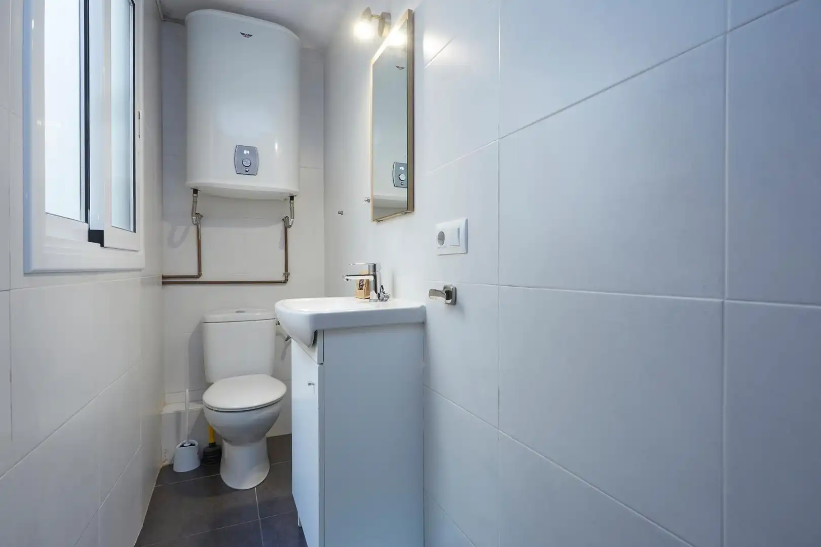 Bathroom of Lofts for sale in Barcelona  with Parquet flooring and Balcony