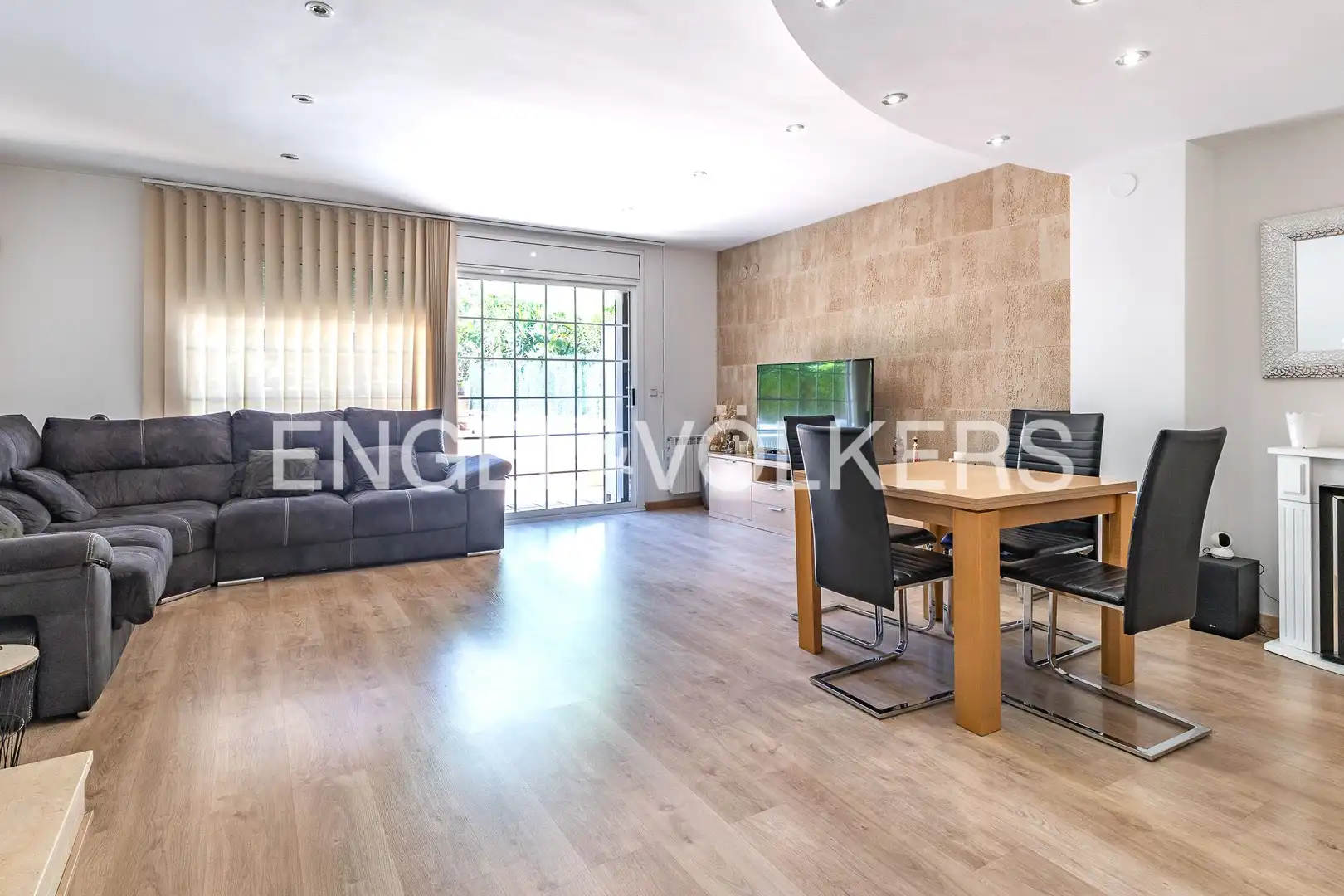 Living room of Houses for sale in Badalona  with Air Conditioner, Heating and Private garden