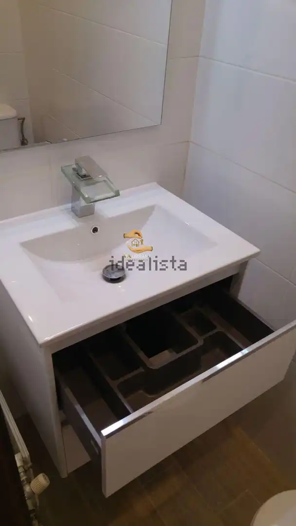 Baño de Piso en venta en Salamanca con Calefacción, Terraza y Amueblado