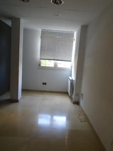 Office space with lift to rent in Calle General Vara de Rey 43, imagen 2