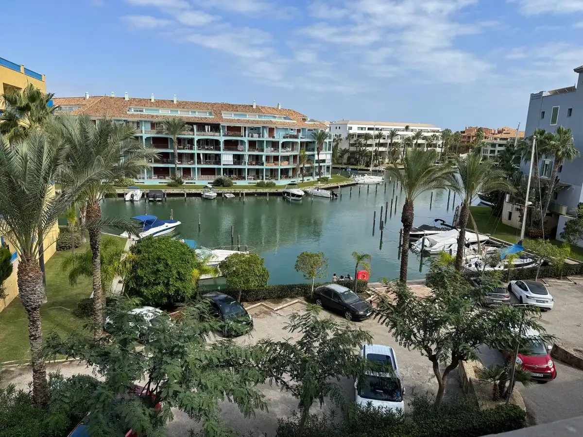Vista exterior de Apartamento en venta en Sotogrande con Aire acondicionado, Terraza y Trastero