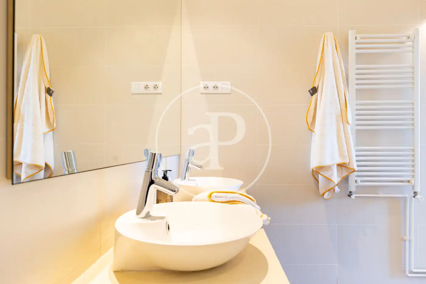 Badezimmer von Wohnung zur Miete in Barcelona mit Klimaanlage, Heizung und Möbliert