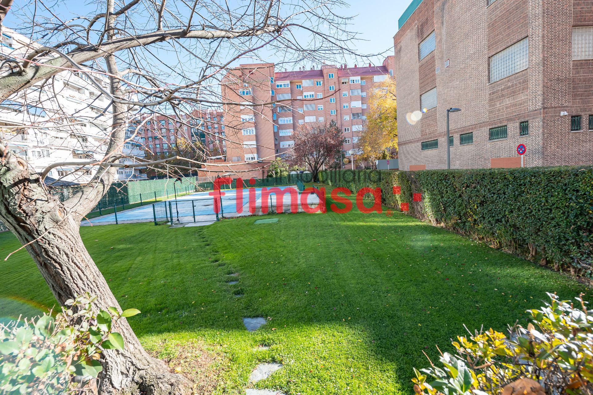 Exterior view of Apartment for sale in Alcorcón  with Air Conditioner, Heating and Parquet flooring