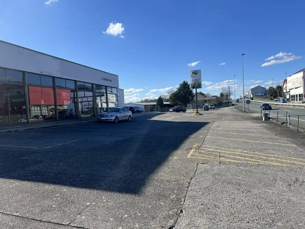 Vista exterior de Nave industrial en venta en Lugo