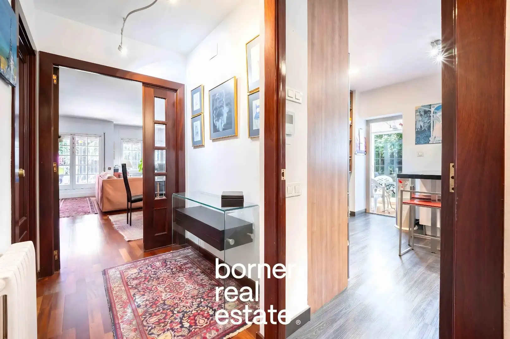 Vista exterior de Casa adosada en venda en Sant Cugat del Vallès amb Aire condicionat, Calefacció i Parquet