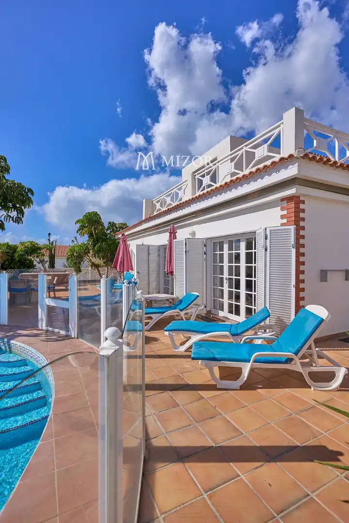 Detached house with pool for sale in la laja