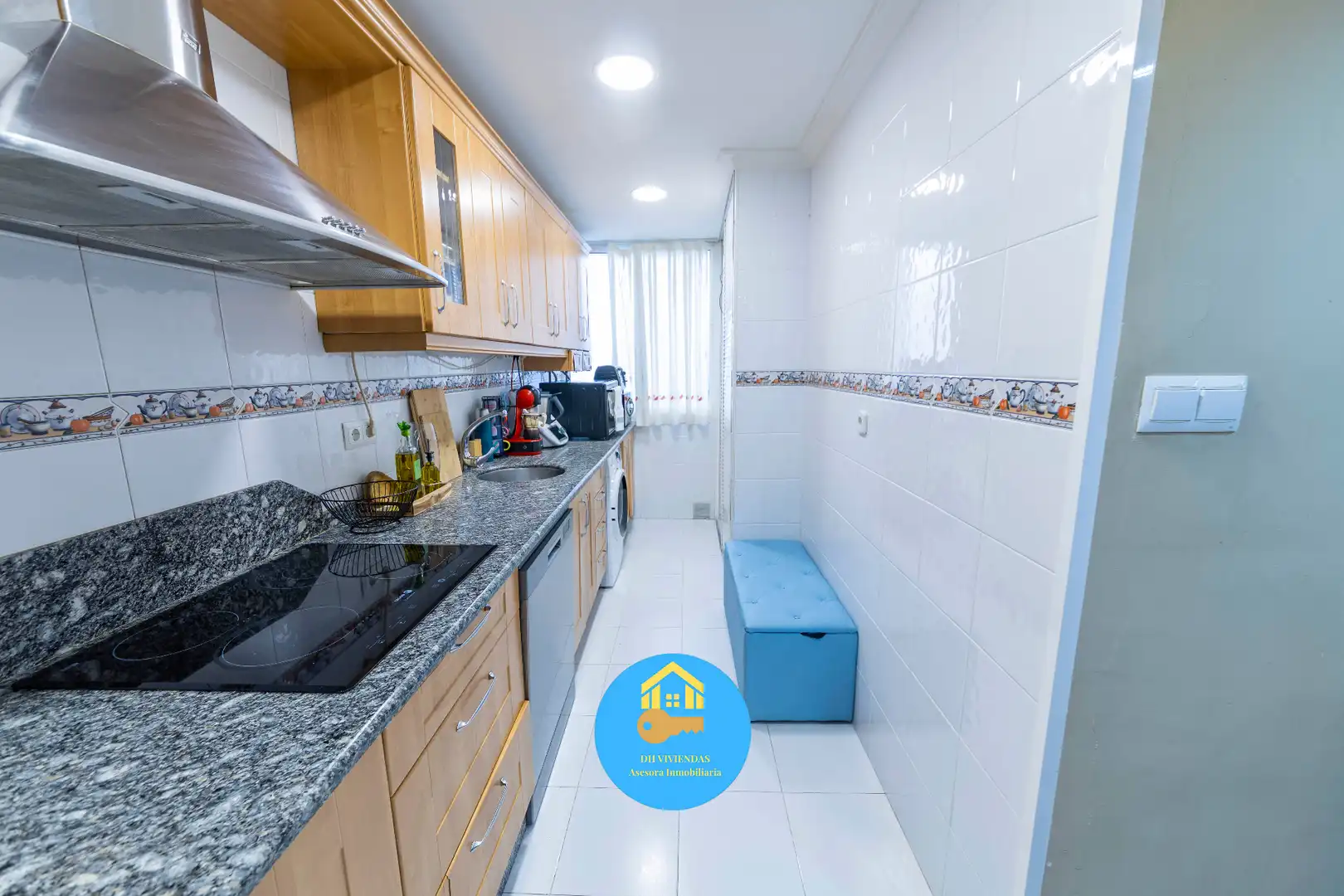 Küche von Wohnung zum Verkauf in Dos Hermanas mit Klimaanlage und Abstellraum
