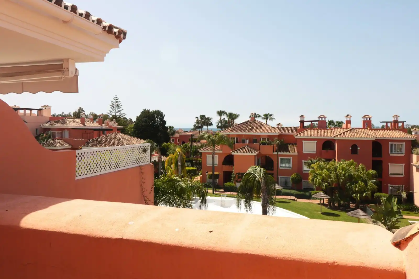 Jardín de Piso en venta en Estepona con Aire acondicionado, Terraza y Amueblado