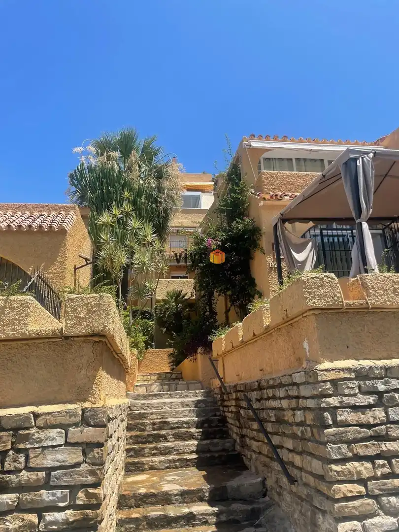 Vista exterior de Casa o chalet en venta en Estepona con Aire acondicionado, Jardín privado y Terraza