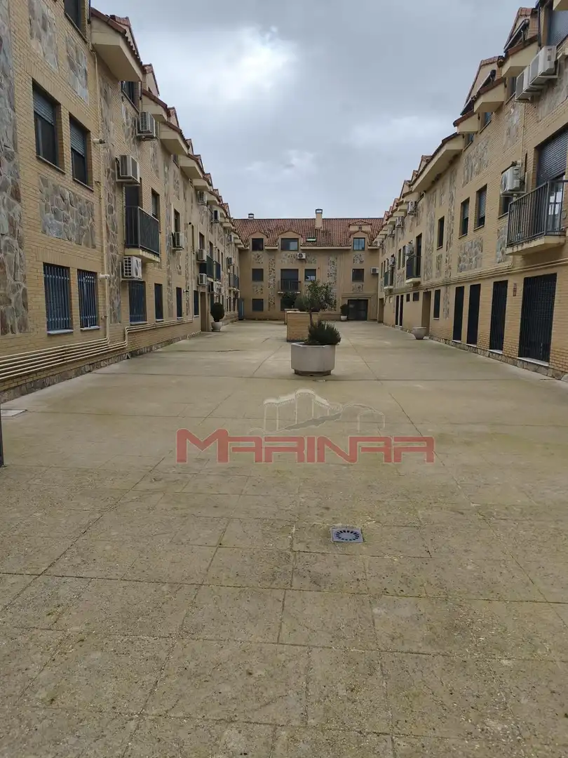 Parking de Piso en venta en Yeles con Calefacción, Jardín privado y Terraza