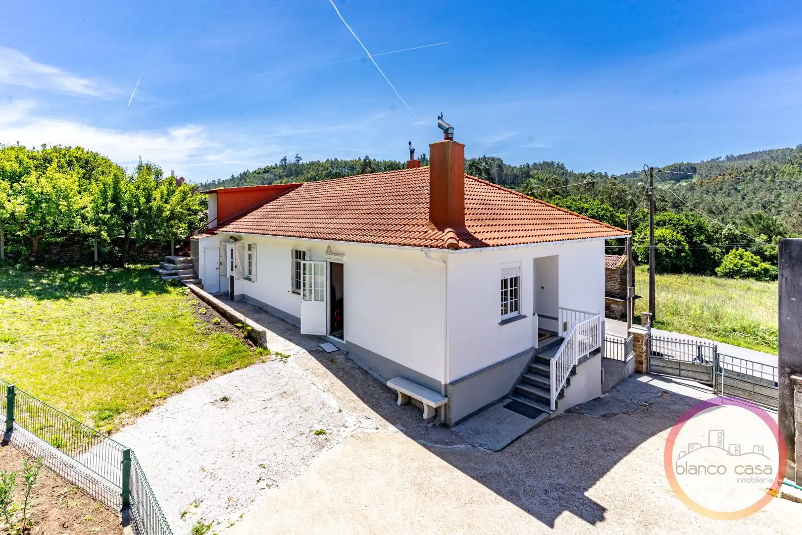 Außenansicht von Haus oder Chalet zum Verkauf in Cabana de Bergantiños mit Abstellraum und Möbliert