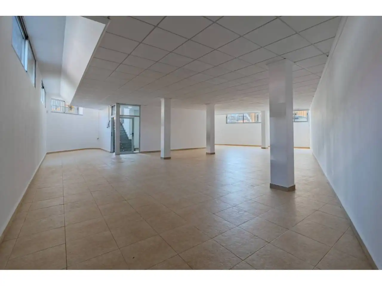 Local comercial en venta en Calle Patricio Zammit 75, imagen 2