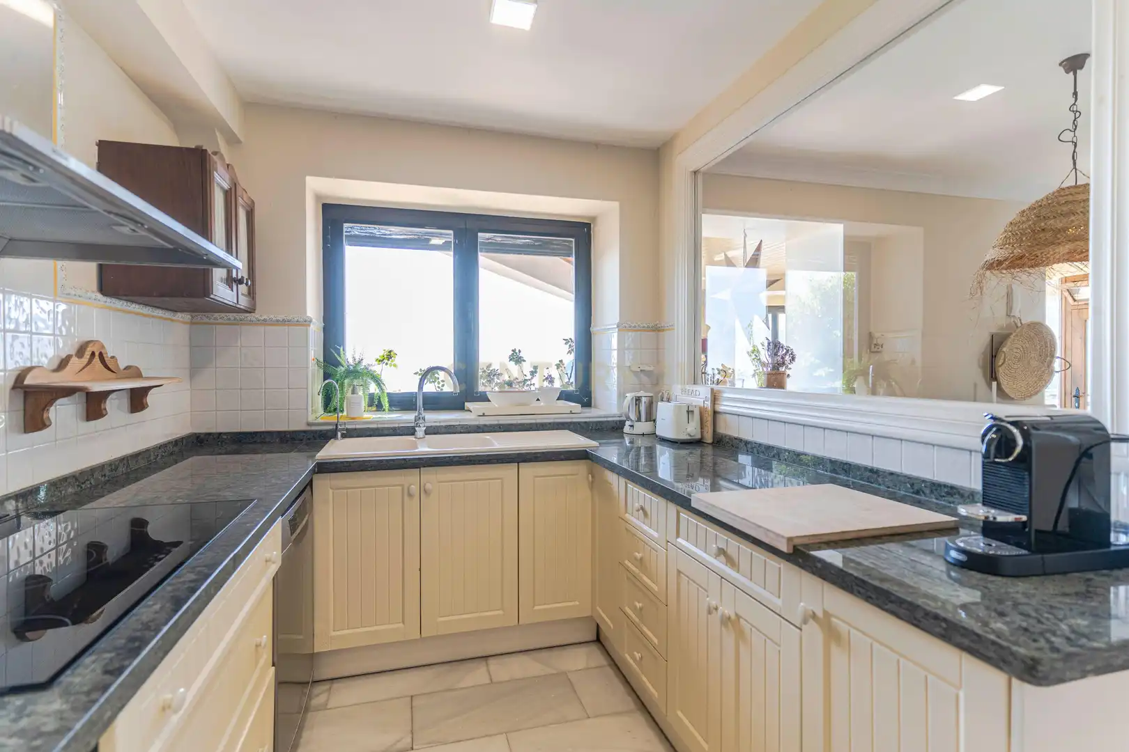 Kitchen of Houses for sale in Almuñécar  with Air Conditioner, Private garden and Storage room