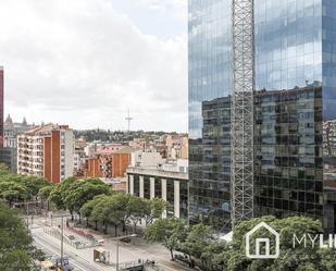 Exterior view of Apartment for sale in  Barcelona Capital  with Air Conditioner and Terrace