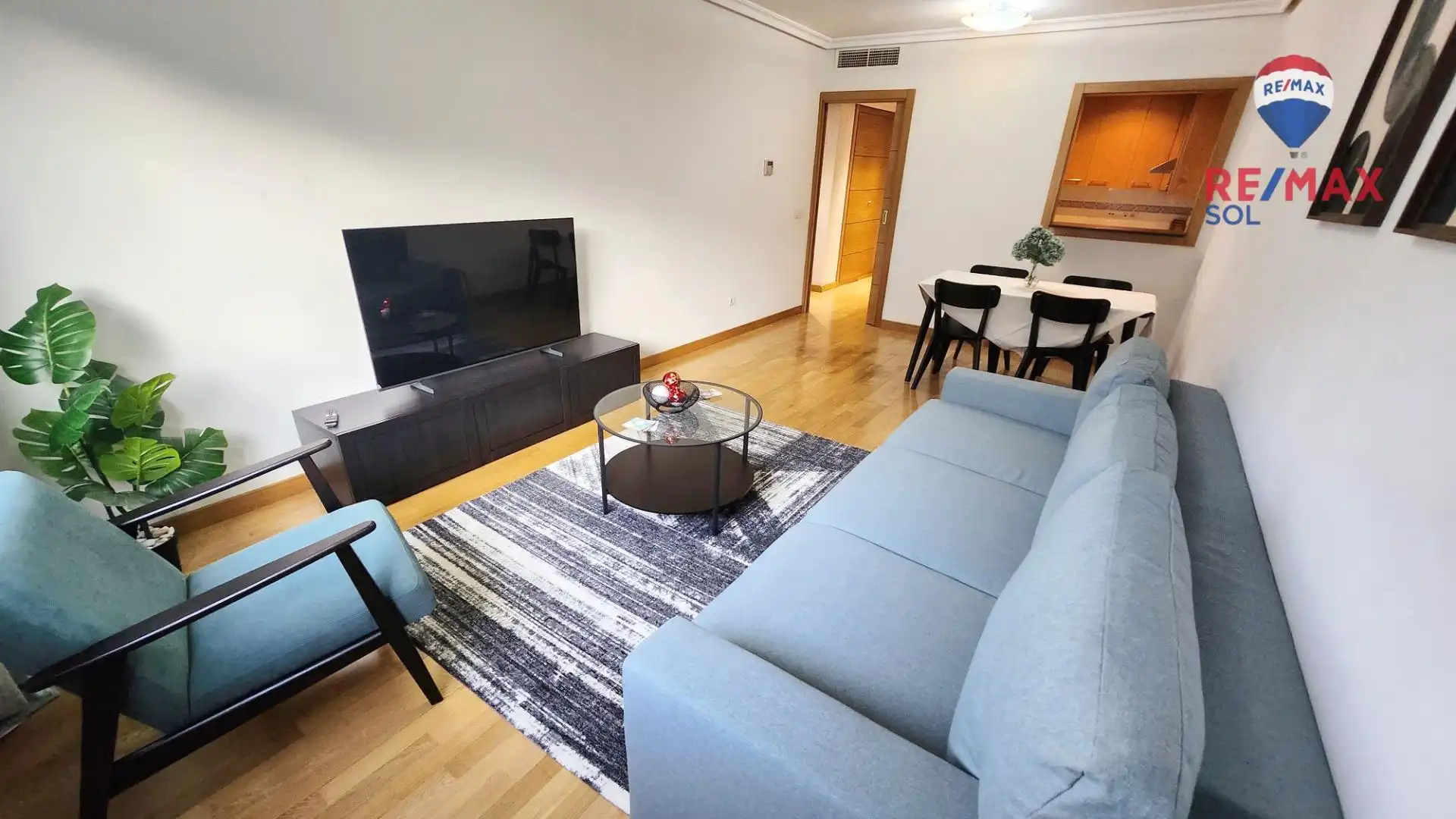 Sala d'estar de Pis de lloguer en  Madrid Capital amb Aire condicionat, Moblat i Piscina comunitària