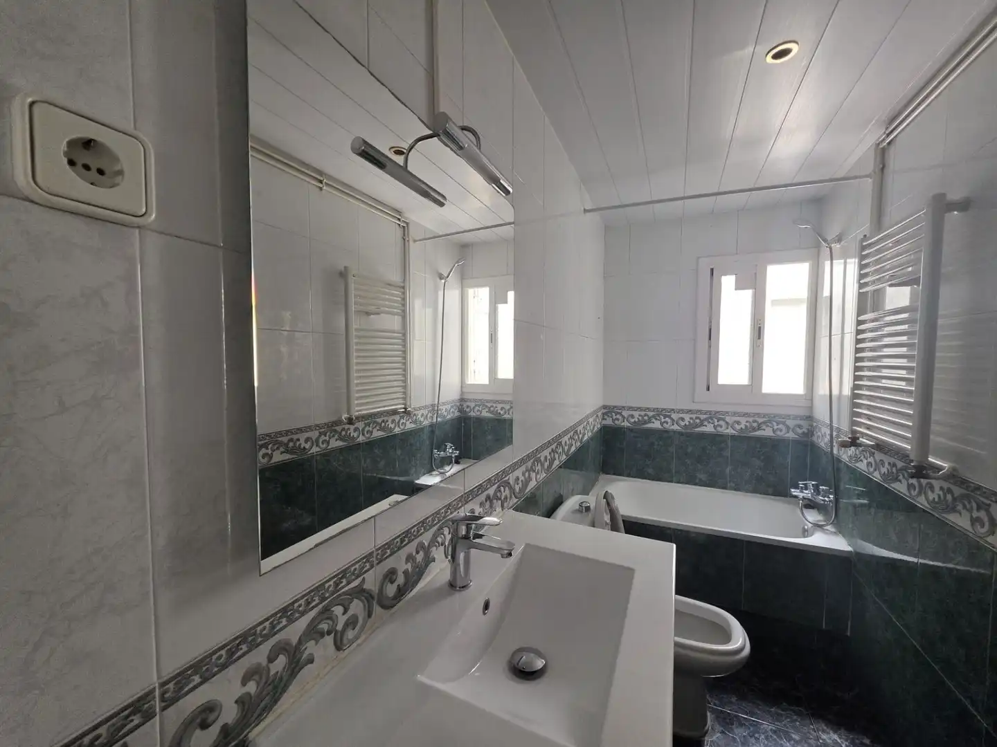 Badezimmer von Wohnung zum Verkauf in Premià de Dalt mit Klimaanlage, Heizung und Terrasse