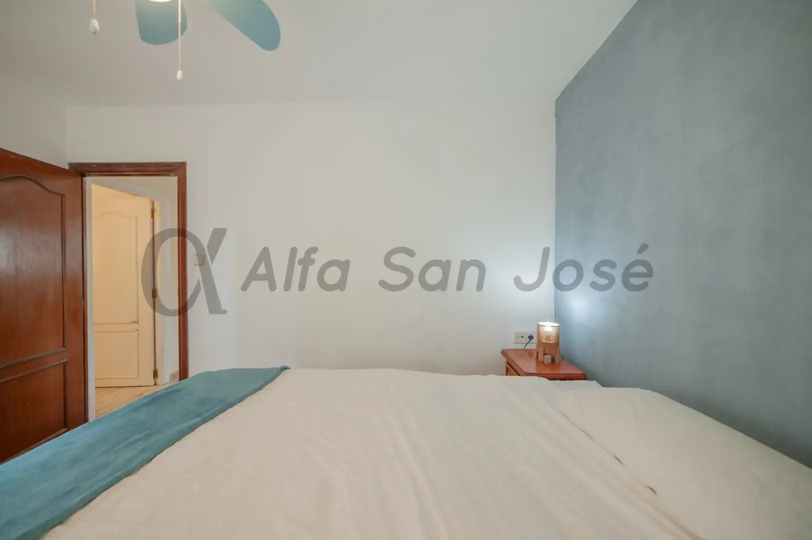 Bedroom of Flat for sale in Sevilla  with Furnished and Oven