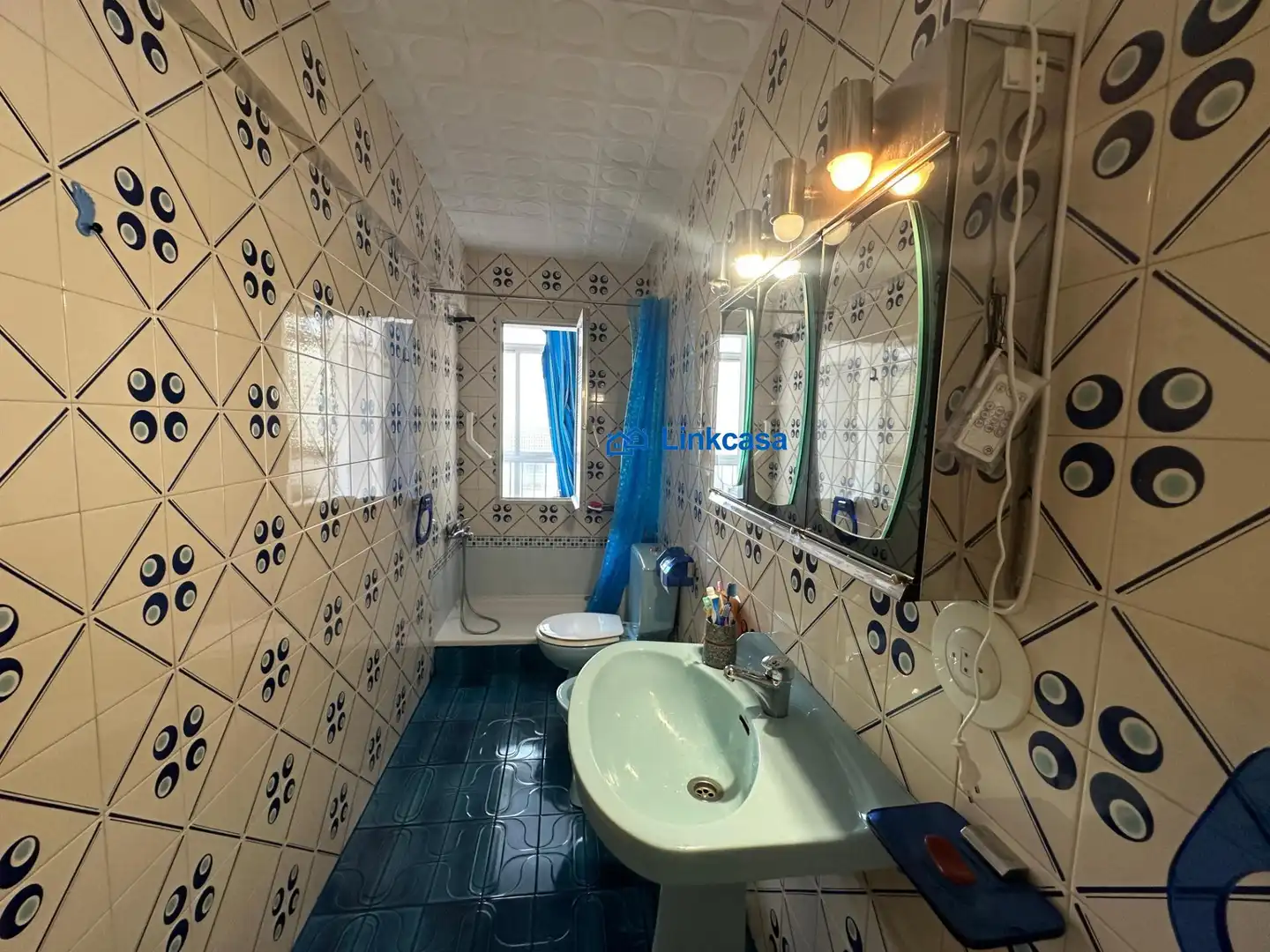 Baño de Piso de alquiler en Madrid con Calefacción y Terraza
