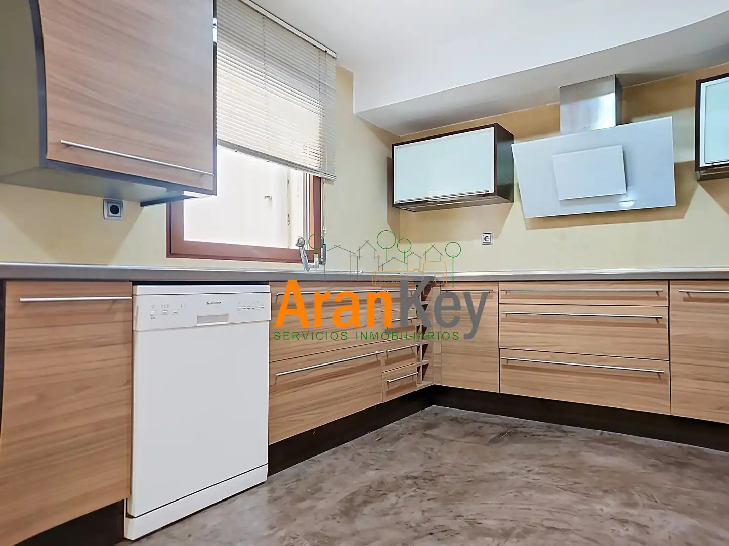 Cocina de Piso en venta en Ocaña con Aire acondicionado y Horno
