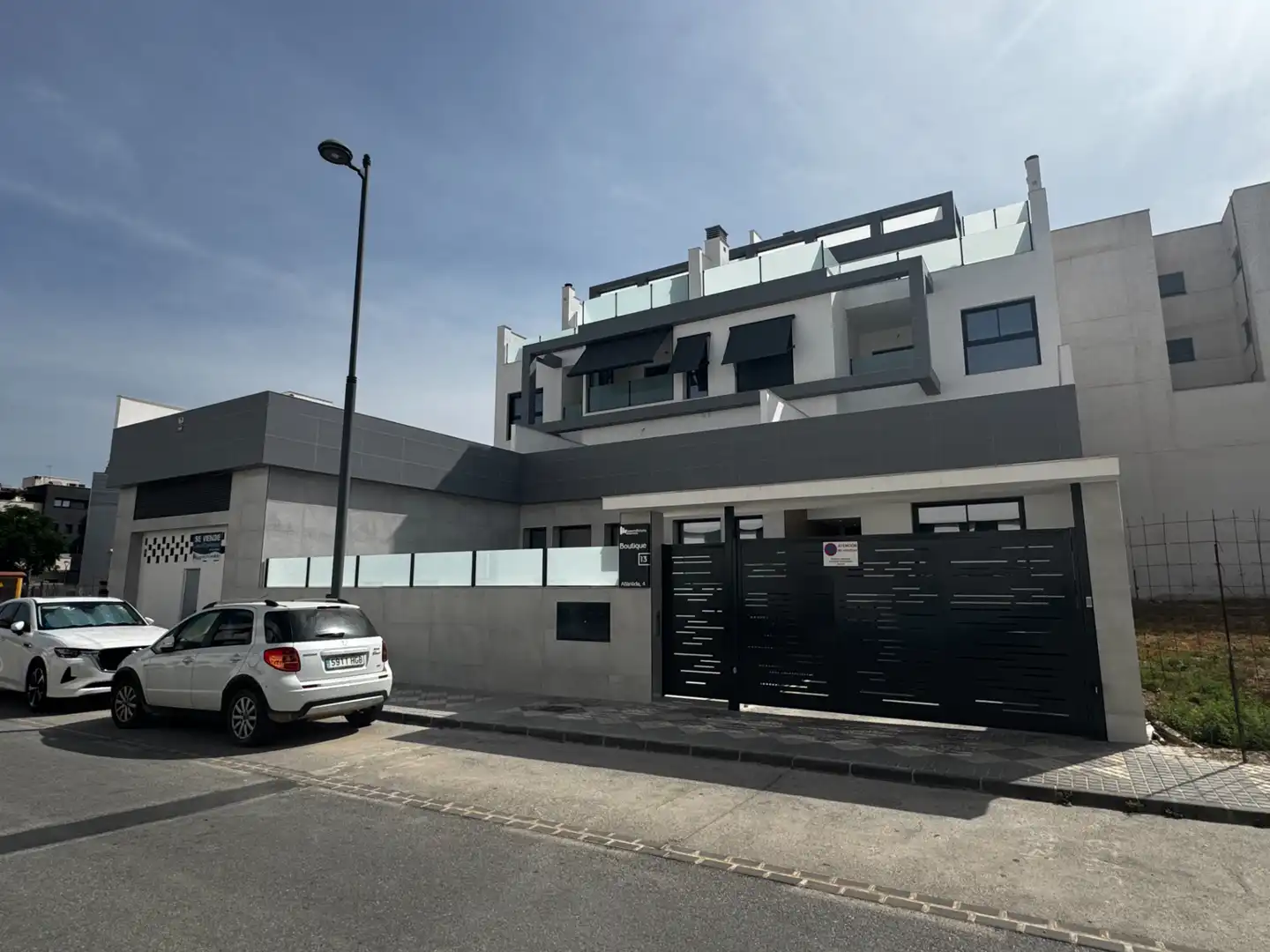 Exterior view of Garage for sale in Maracena