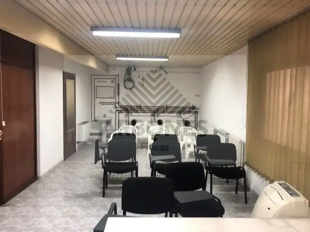 Fabrikhallen zur Miete in Vigo 