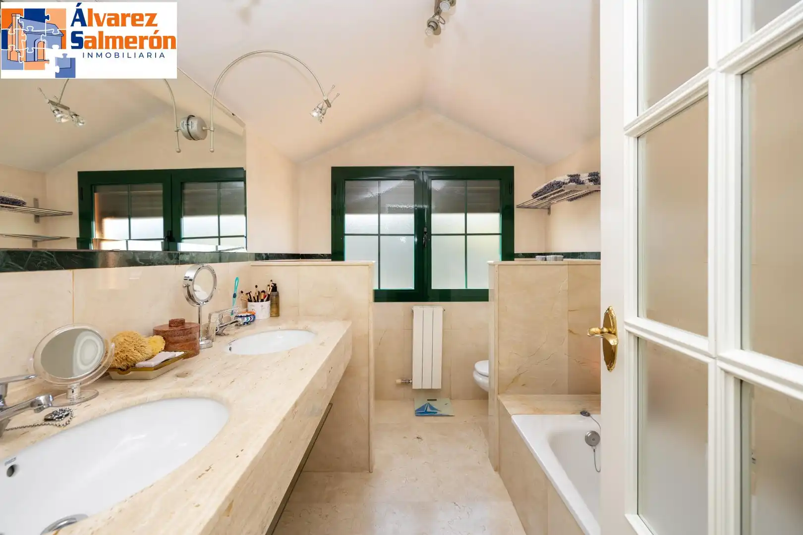 Bathroom of Detached homes for sale in Granada  with Air Conditioner, Heating and Private garden