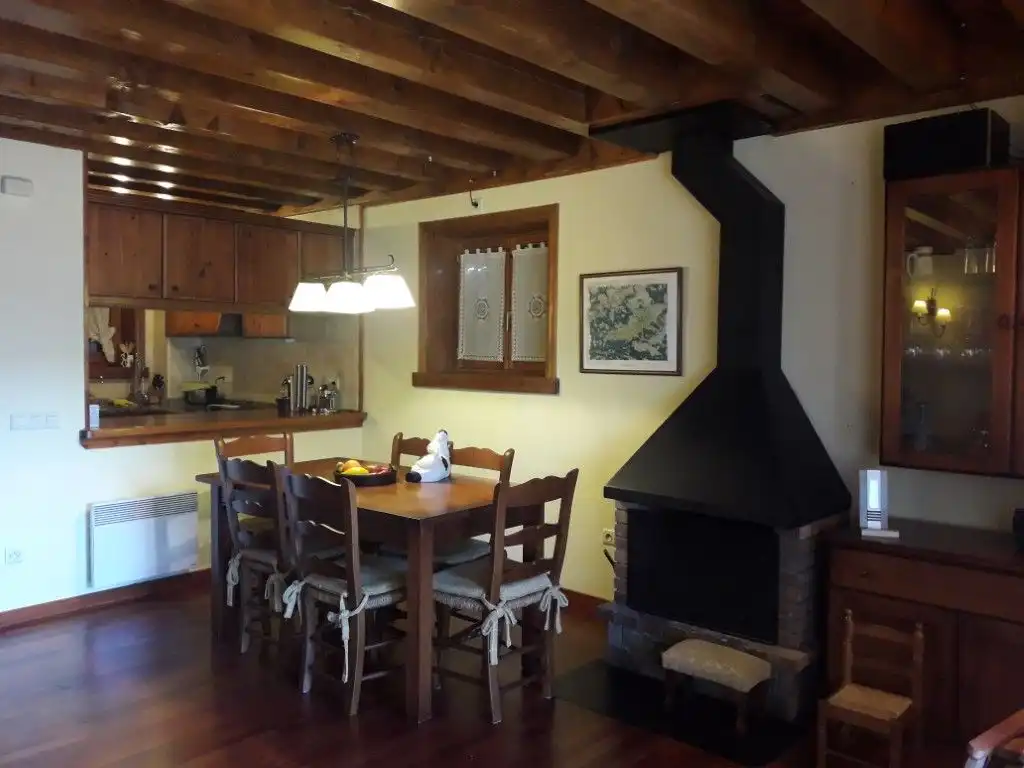 Terraced house with pool to rent in Avinguda del Segre 21, imagen 4