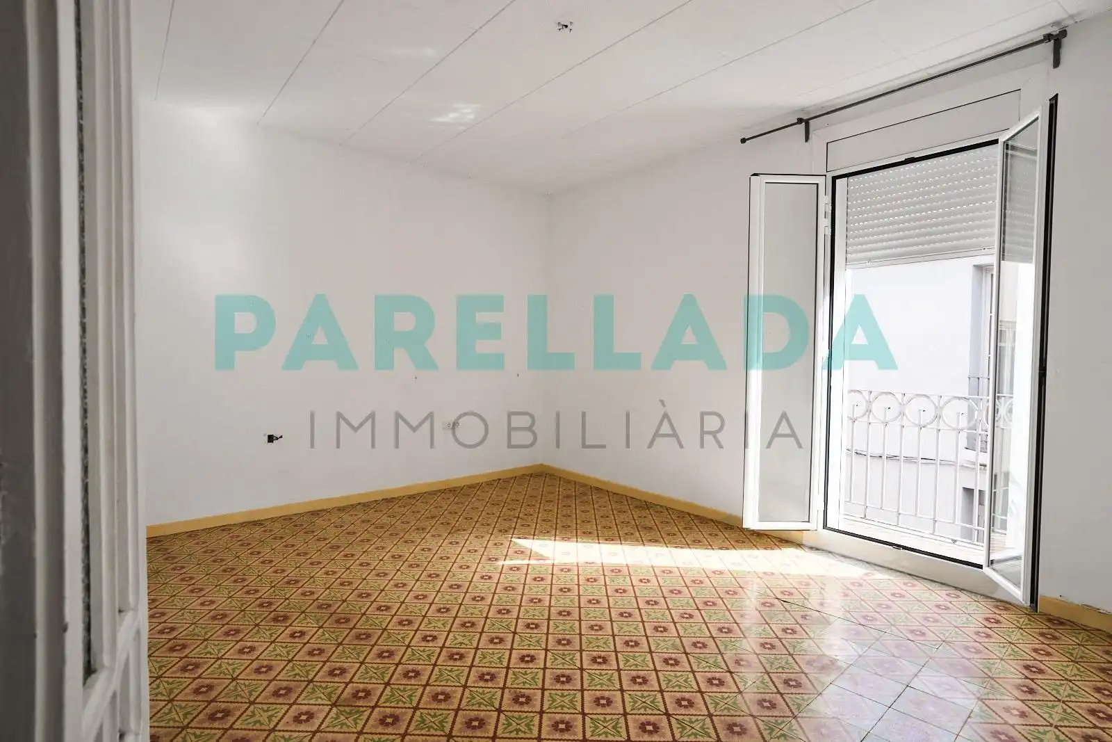 Piso en venta en Badalona con Terraza y Balcón