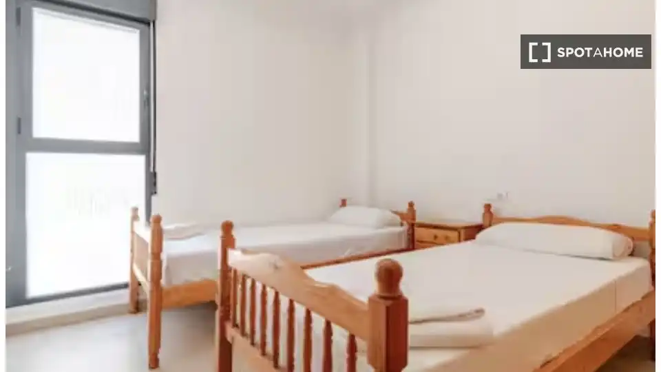 Dormitori de Apartament per a compartir en Canet d'En Berenguer amb Aire condicionat, Terrassa i Moblat