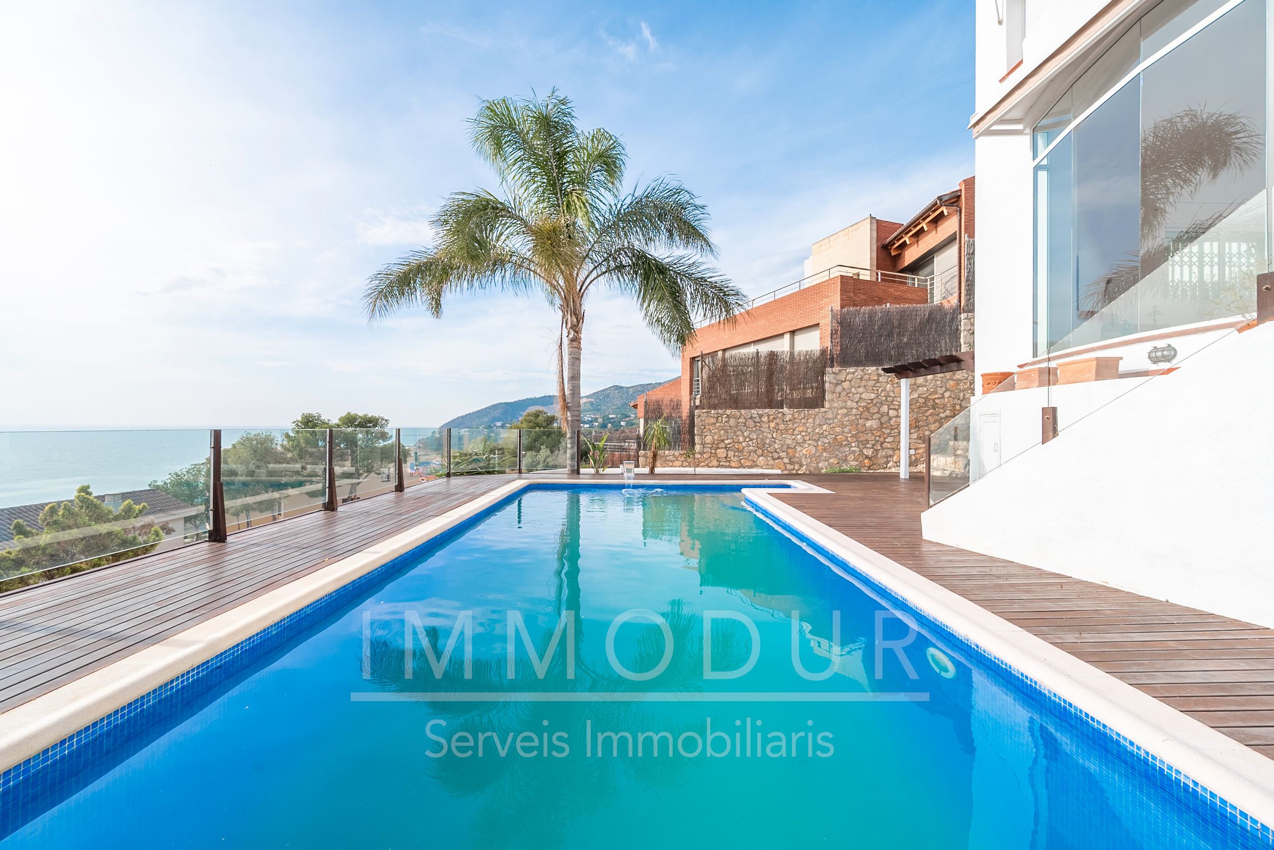 Piscina de Casa o xalet en venda en Sitges amb Aire condicionat, Calefacció i Jardí privat