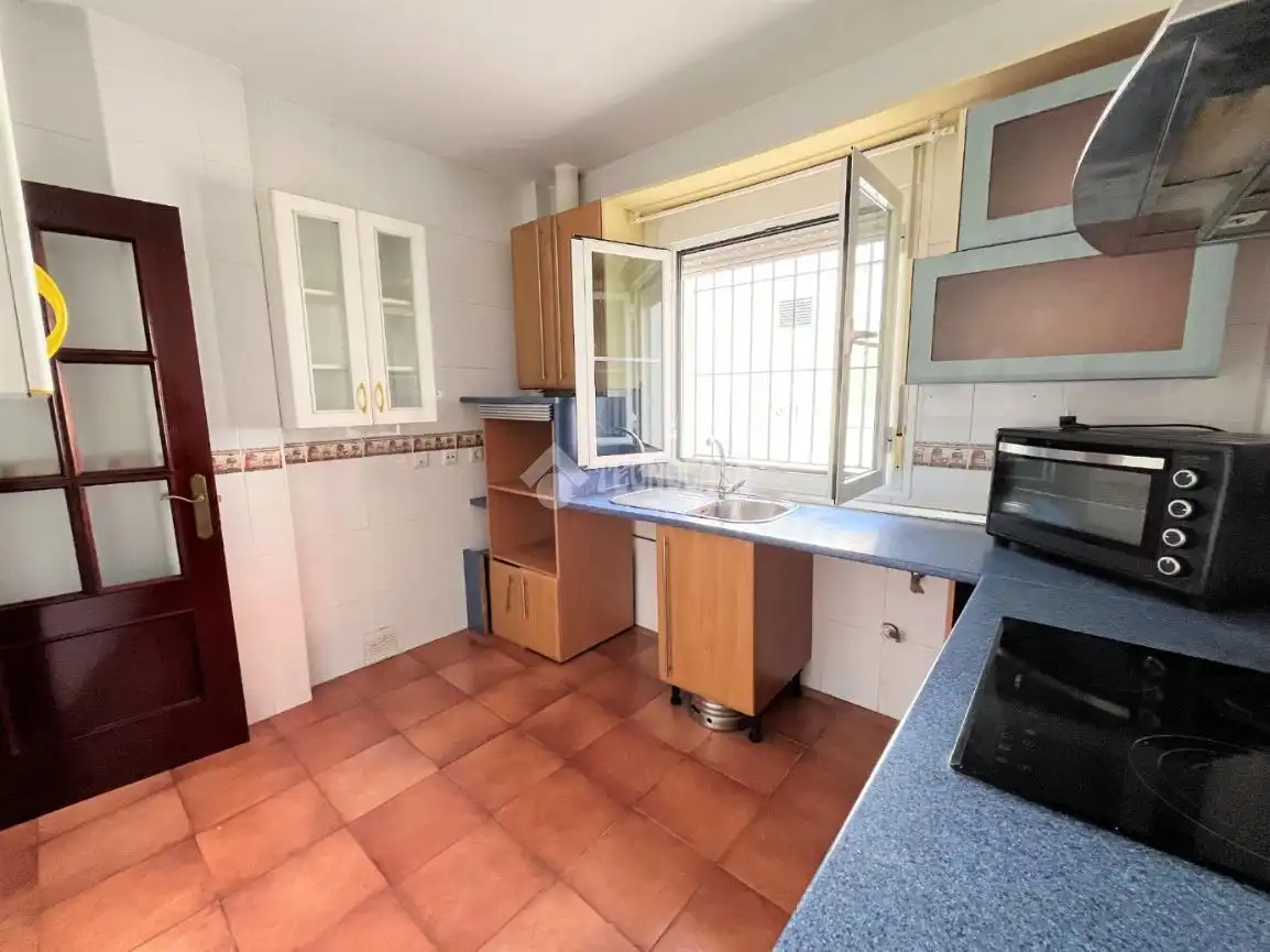 Cuina de Casa adosada en venda en San Fernando amb Terrassa i Balcó