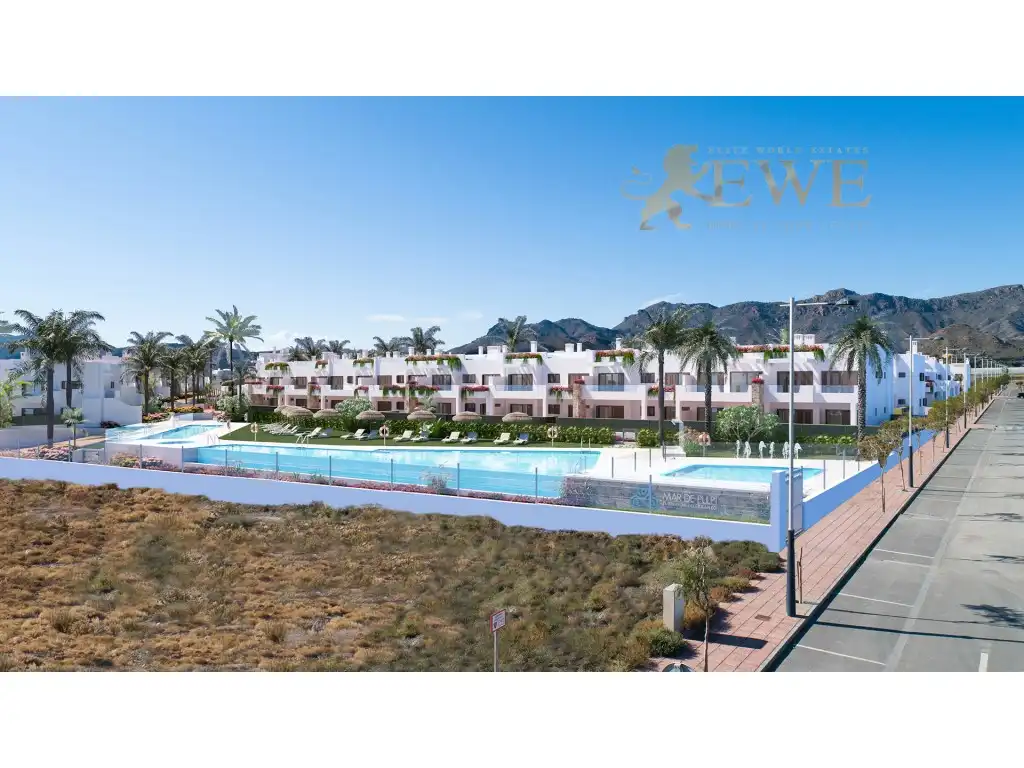 Home with terrace for sale in Calle Viena