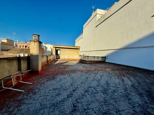 Exterior view of Buildings for sale in Valencia