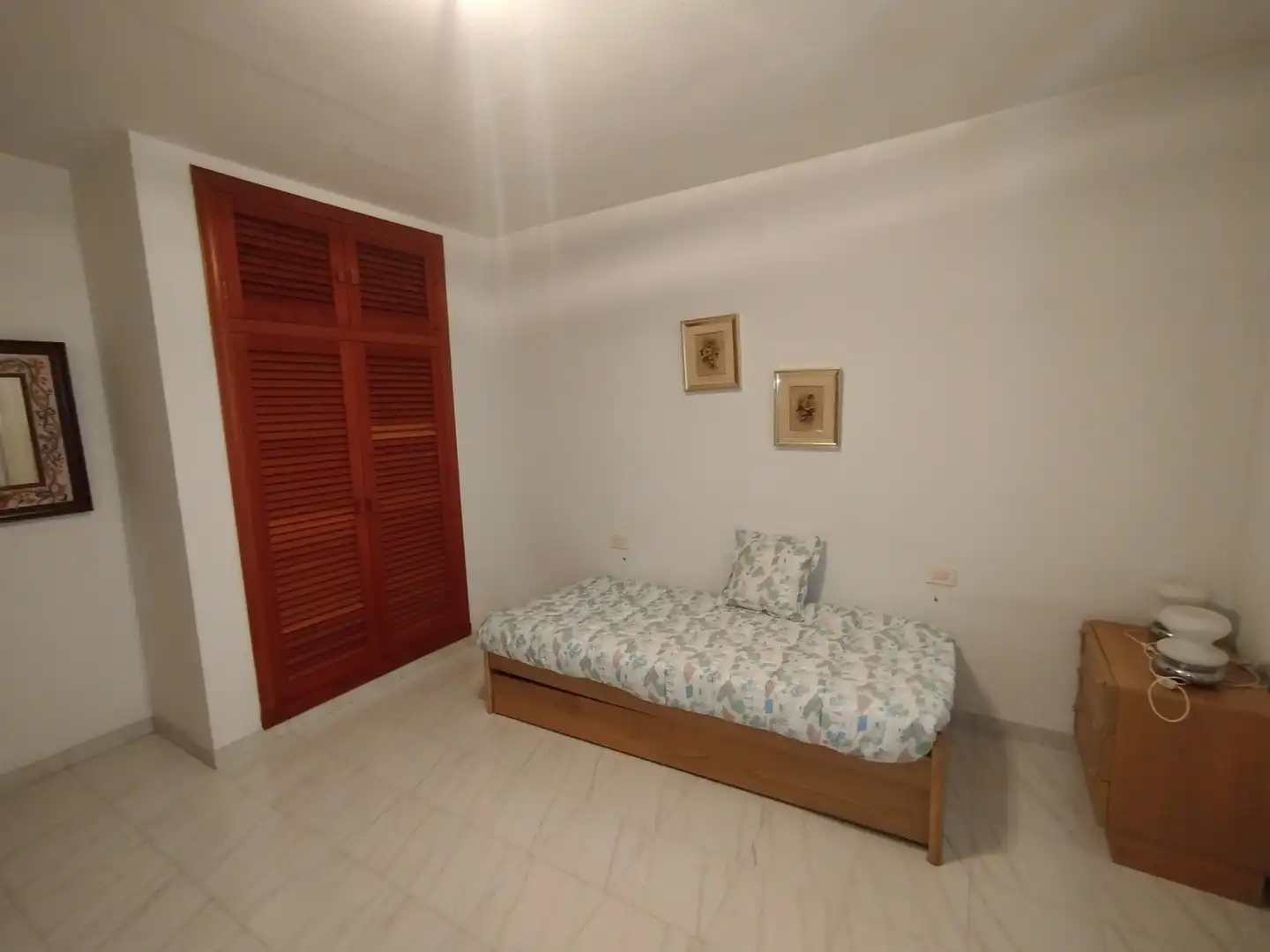 Dormitori de Casa adosada en venda en Benicasim / Benicàssim amb Terrassa, Moblat i Forn
