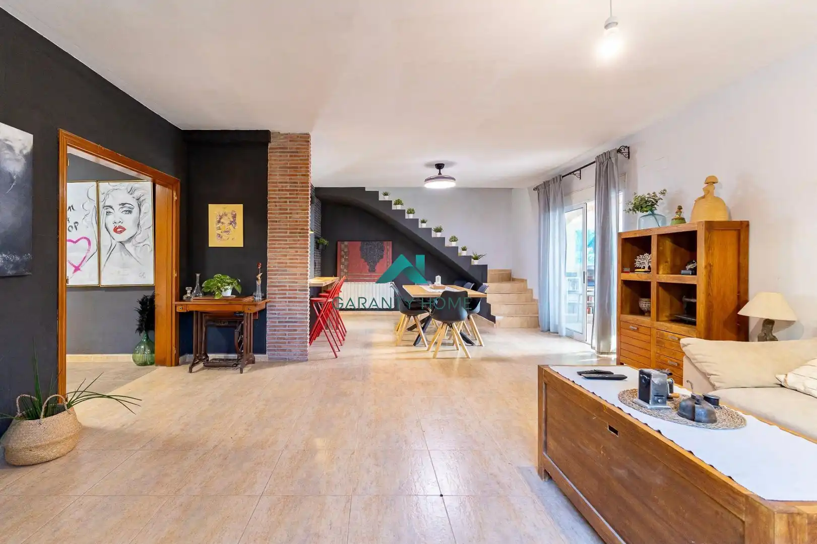 Sala d'estar de Casa o xalet en venda en Serra amb Aire condicionat, Calefacció i Jardí privat