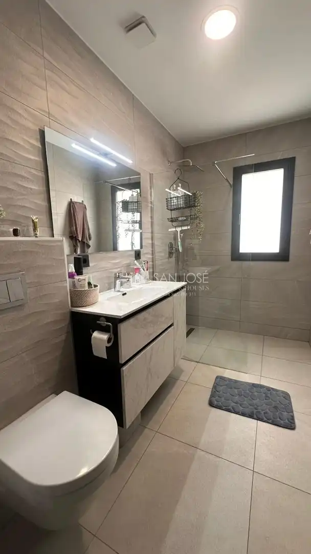 Bany de Casa o xalet de lloguer en Aspe amb Aire condicionat, Calefacció i Jardí privat