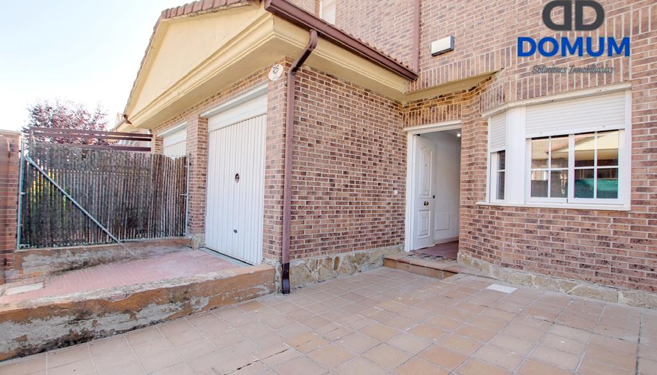 Photo 1 of Single-family semi-detached for sale in Calle Miguel de Cervantes, Loeches, Madrid