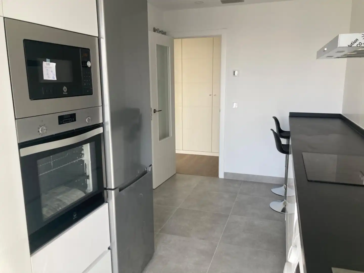 Flat for rent in Poniente-Norte - Miralbaida - Parque Azahara