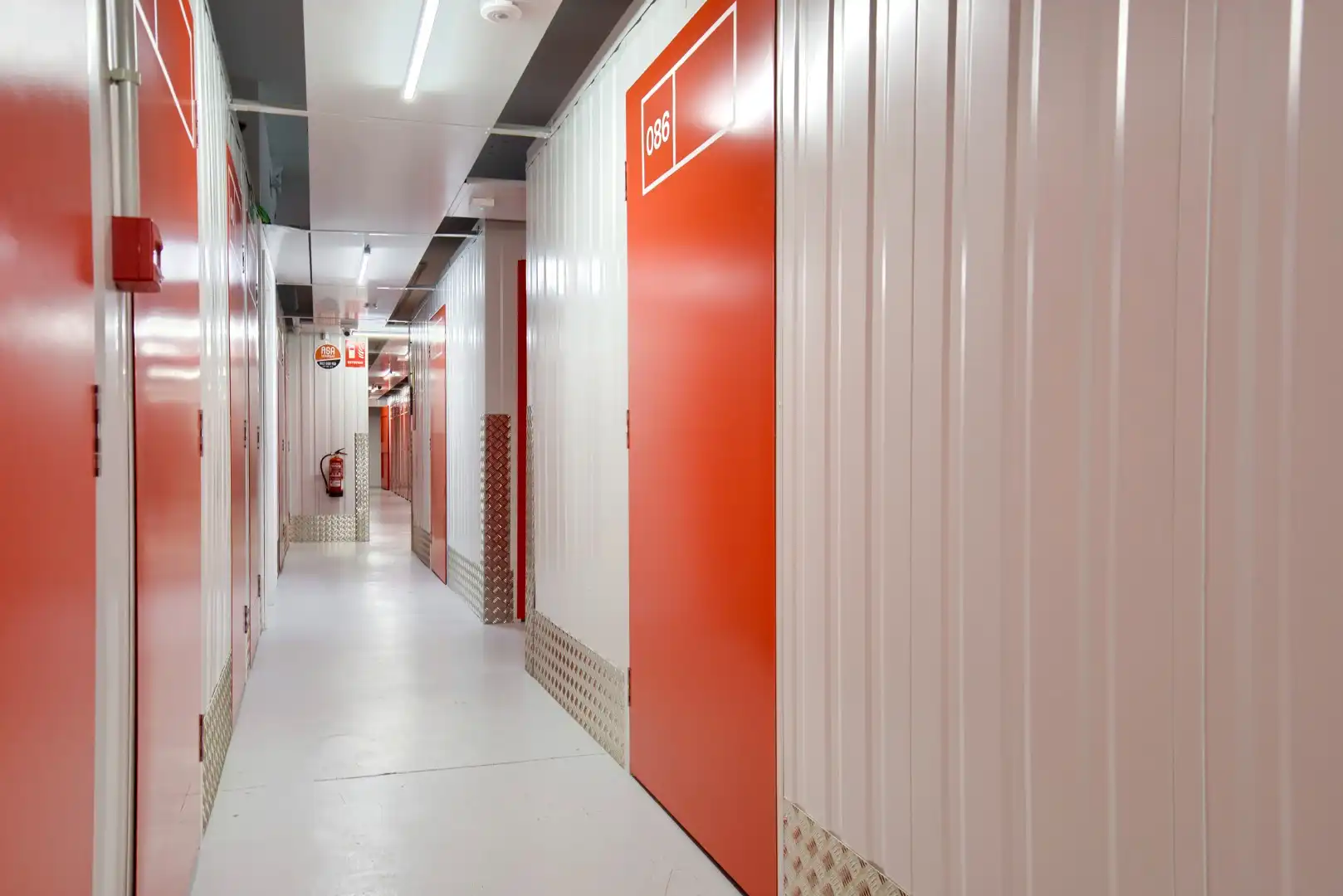 Storage room for rent in Madrid  with Alarm