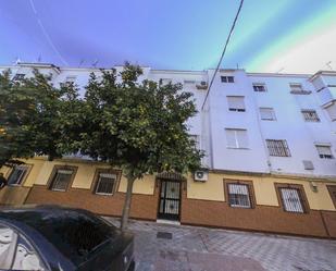 Exterior view of Flat for sale in  Sevilla Capital