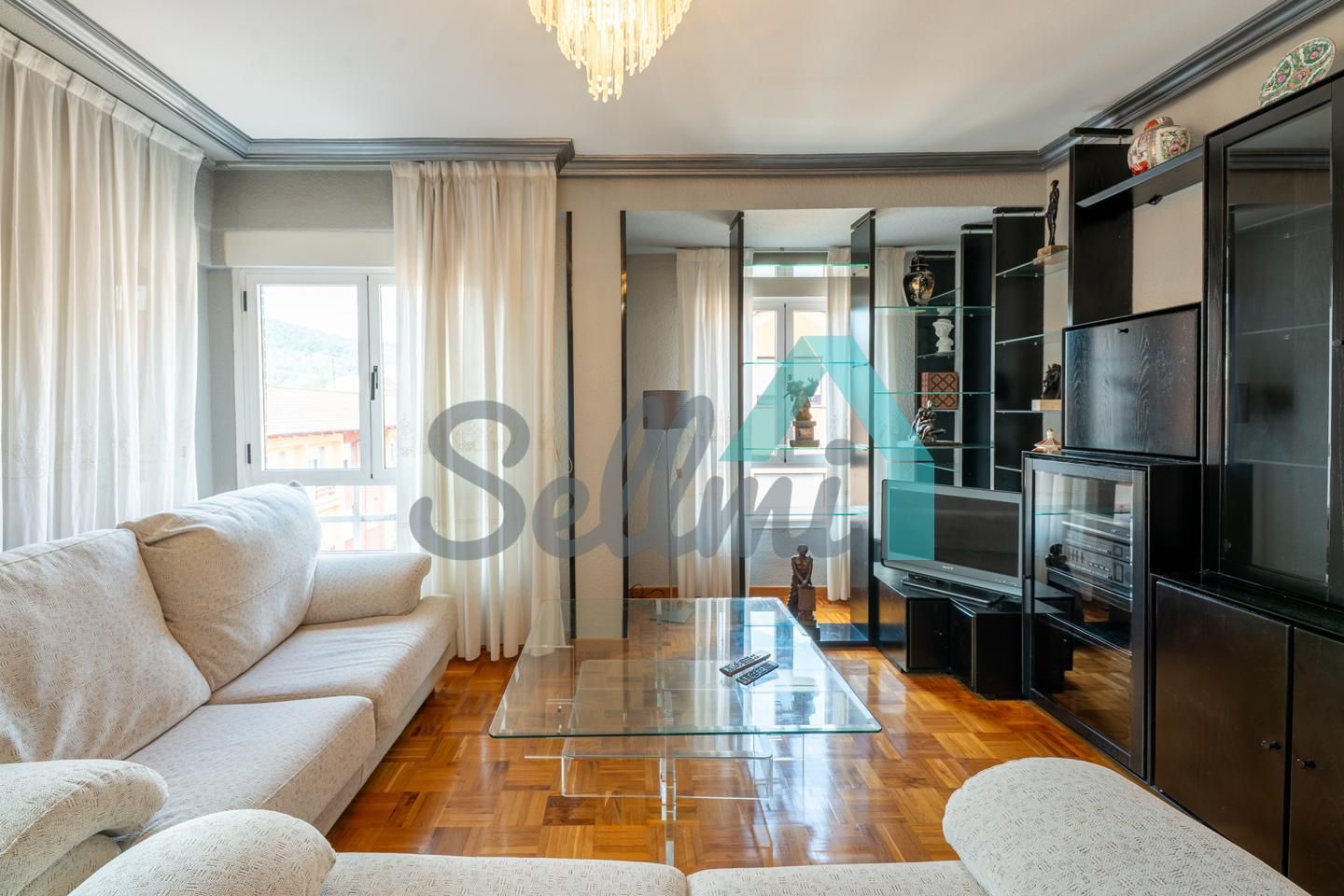 Living room of Flat for sale in San Martín del Rey Aurelio  with Heating, Parquet flooring and Terrace