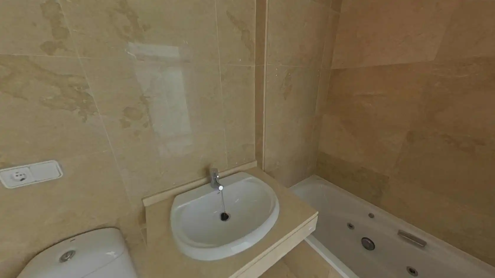 Bany de Apartament en venda en Manilva amb Piscina