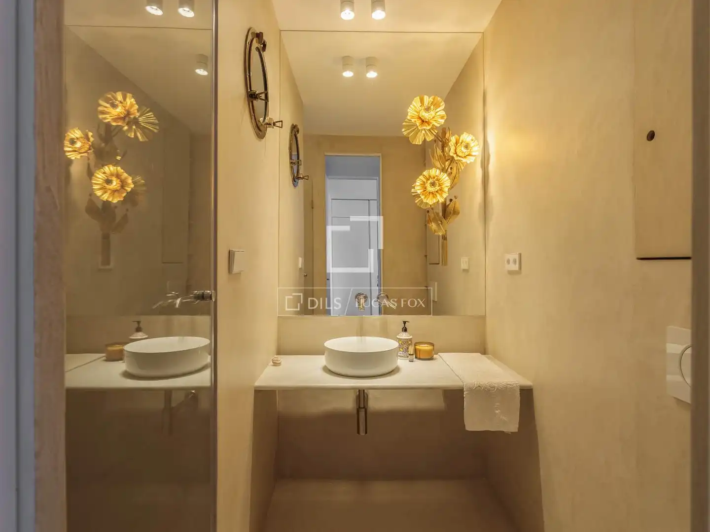 Bathroom of Flat for rent in Madrid  with Air Conditioner, Heating and Private garden