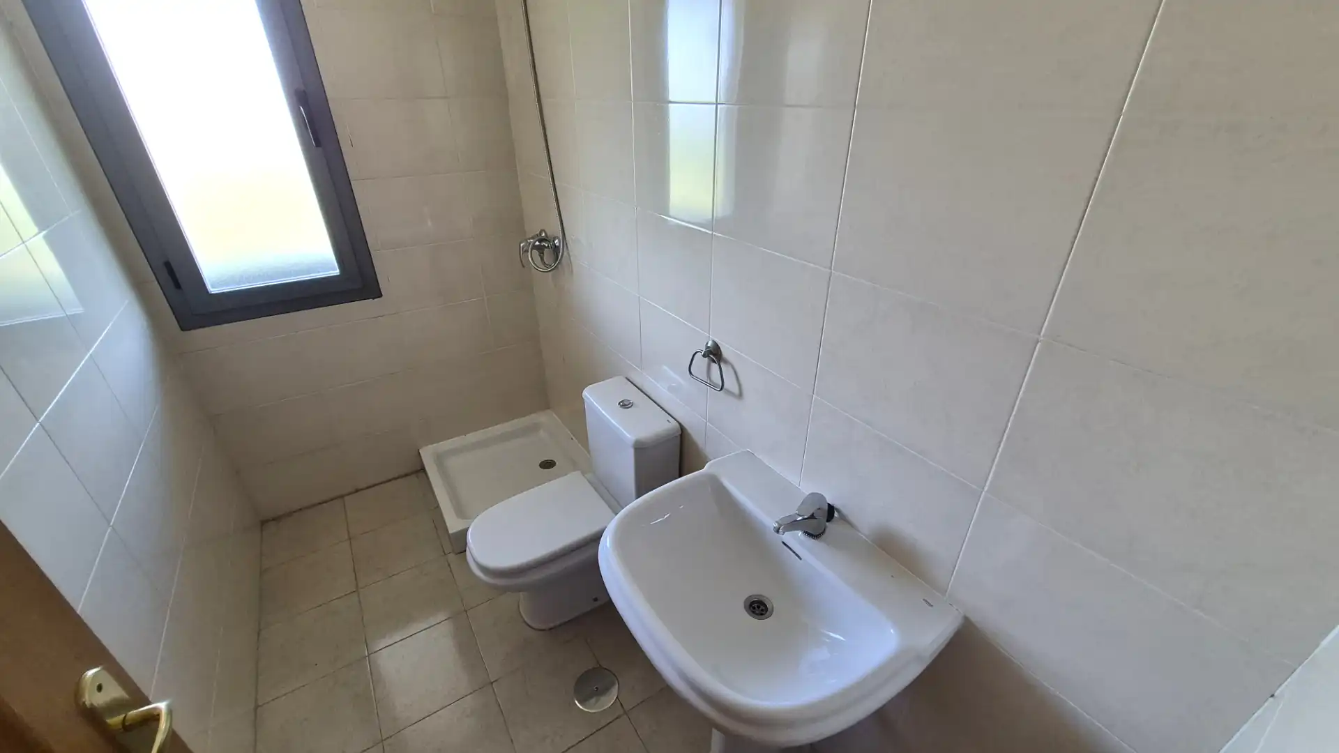 Bathroom of Attic for rent in Madrid  with Terrace and Community pool