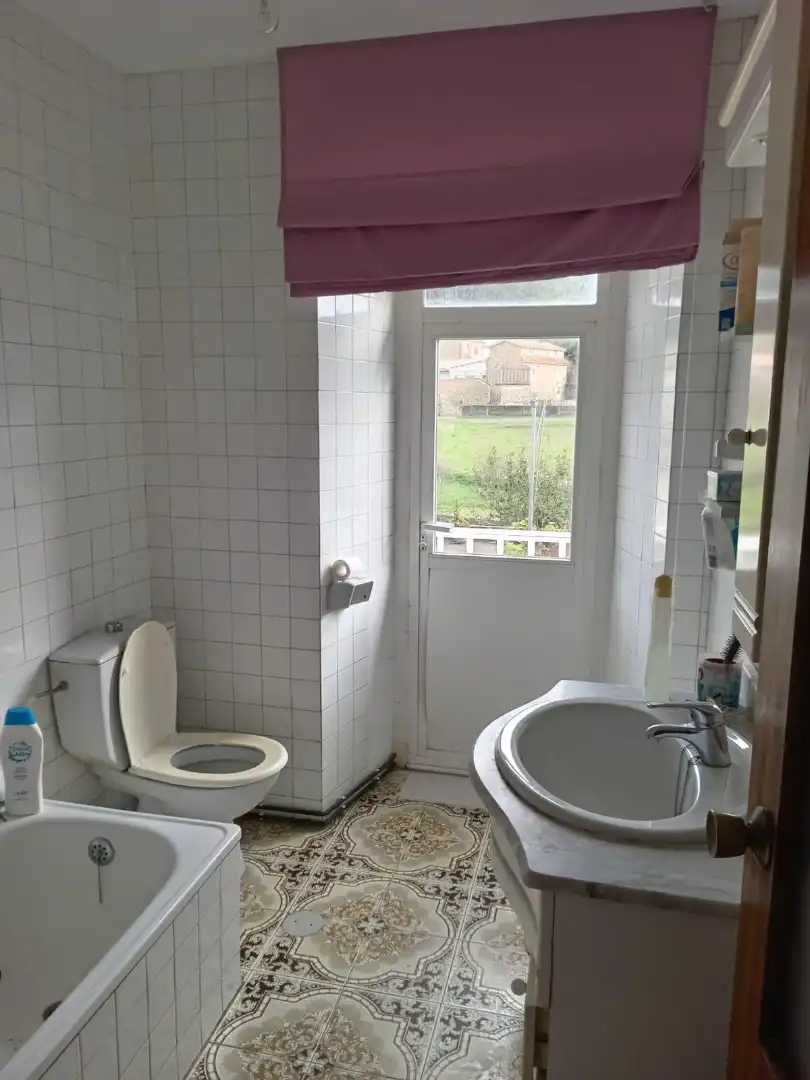 Badezimmer von Haus oder Chalet zum Verkauf in Malpica de Bergantiños mit Möbliert, Ofen und Mikrowelle