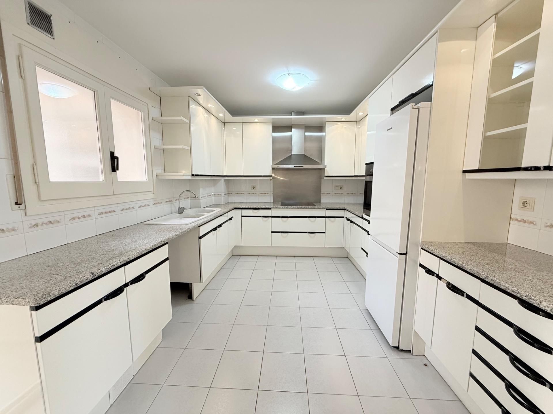 Kitchen of Flat to rent in Tortosa  with Air Conditioner and Balcony