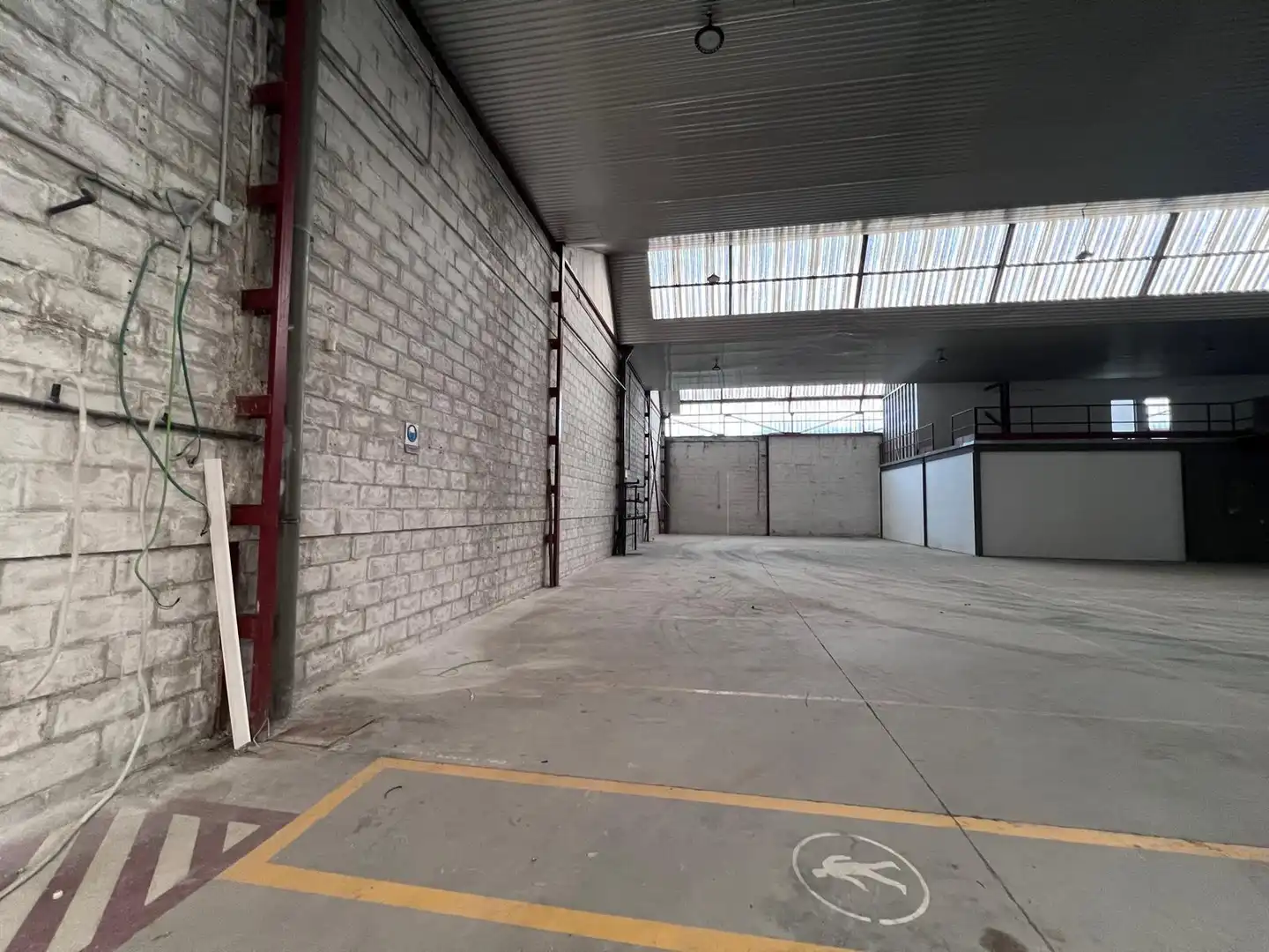 Fabrikhallen zur Miete in Llanera
