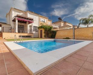 Swimming pool of Single-family semi-detached for sale in  Córdoba Capital  with Air Conditioner, Heating and Private garden