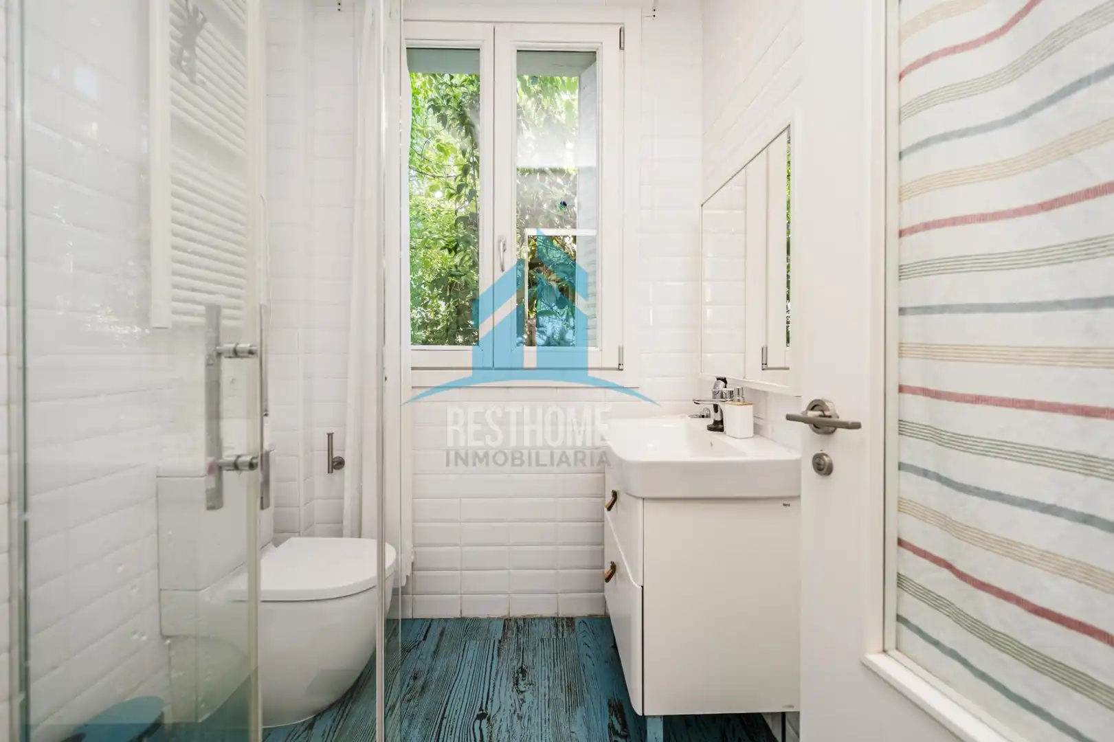 Baño de Casa o chalet en venta en Madrid con Calefacción, Jardín privado y Parquet
